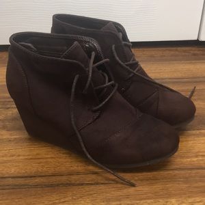 Dream Pairs Wedge Bootie Size 7 1/2
